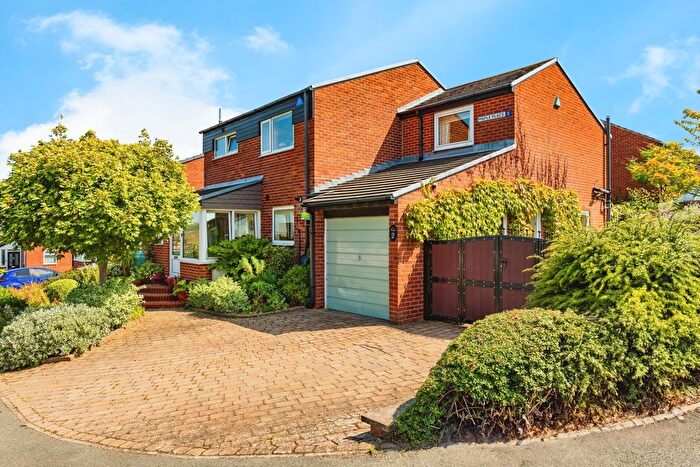 3 Bedroom Detached House For Sale In Maple Place, Chapeltown, Sheffield, S35