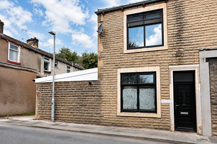 5 Bedroom Terraced House To Rent In Sackville Street, Brierfield, Lancashire, BB9