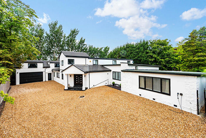 8 Bedroom Detached House For Sale In King Lane, Moortown, Leeds, LS17