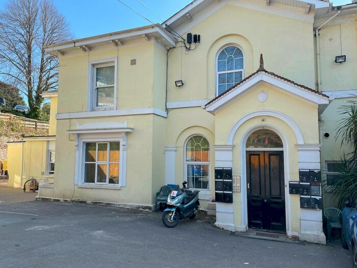 2 Bedroom Flat To Rent In Lower Warberry Road, Torquay, TQ1
