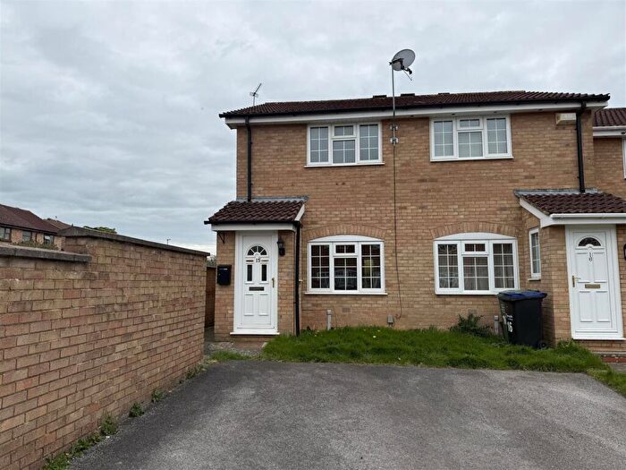 2 Bedroom End Of Terrace House To Rent In James Close, Chippenham, SN15