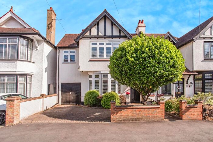 4 Bedroom Semi-Detached House For Sale In Sunningdale Avenue, Leigh-On-Sea, Essex, SS9