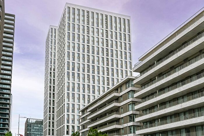 2 Bedroom Flat To Rent In Montfichet Road, Stratford, London, E20