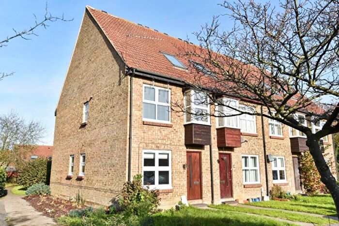1 Bedroom Maisonette To Rent In Bradfield Close, Burpham, Guildford, GU4