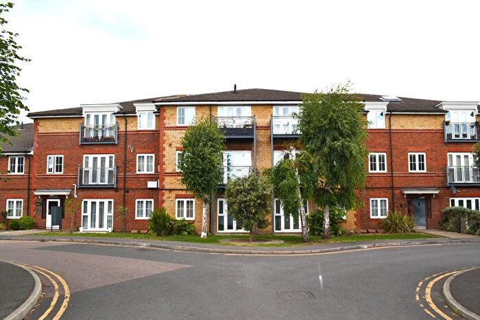 2 Bedroom Flat For Sale In Hemlock Close, Streatham Vale, Streatham, London, SW16