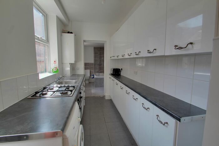 5 Bedroom Terraced House To Rent In Welford Road, Leicester, LE2