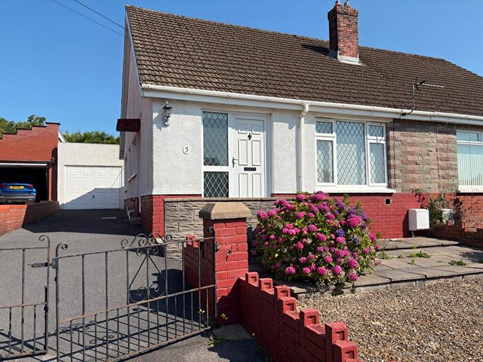 2 Bedroom Semi-Detached Bungalow For Sale In Dwynant, Pontyates, Llanelli, SA15