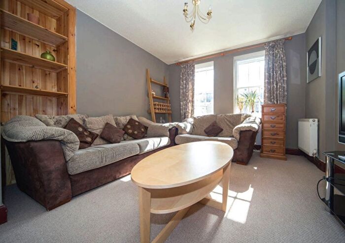 3 Bedroom Flat To Rent In Barony Street, Edinburgh, EH3