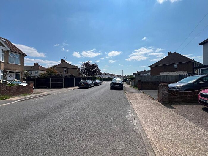 5 Bedroom Terraced House To Rent In Grosvenor Crescent, Uxbridge, UB10