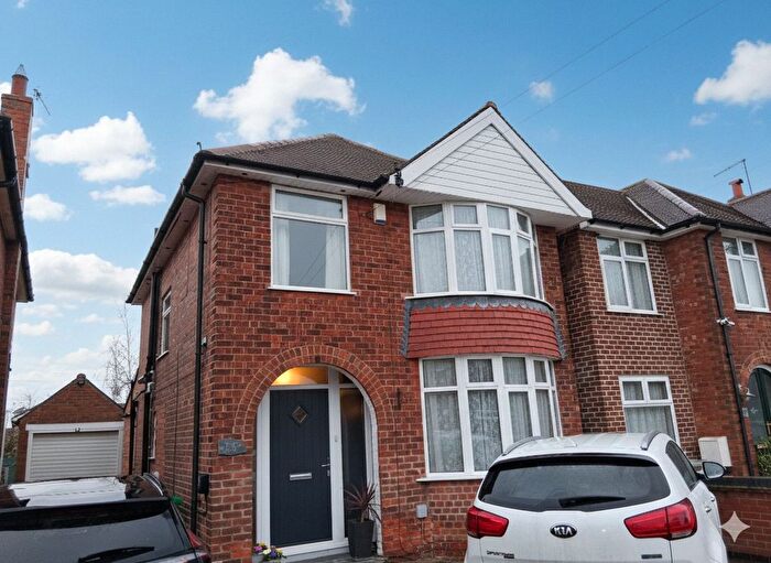 3 Bedroom Detached House For Sale In St. Austell Drive, Wilford, Nottinghamshire, NG11