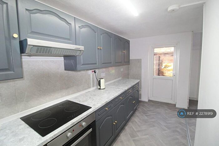 3 Bedroom Terraced House To Rent In Elizabeth Way, Basildon, SS15