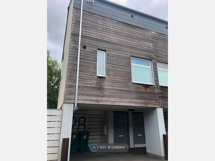 3 Bedroom Semi-Detached House To Rent In The Cable Yard, Coventry CV1