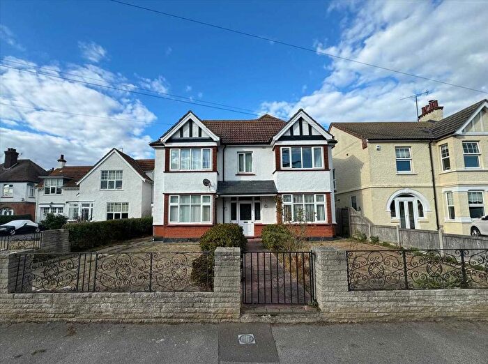 4 Bedroom Detached House For Sale In Vicarage Gardens, Clacton On Sea, CO15