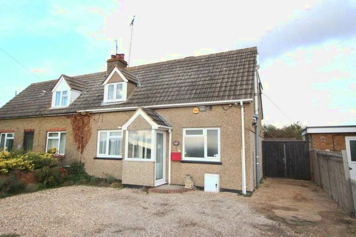 3 Bedroom Semi-Detached House For Sale In Mundon Road, Maldon, CM9