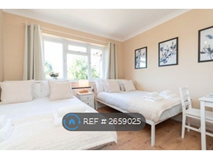 Studio To Rent In Alton Lodge, Bournemouth, BH3