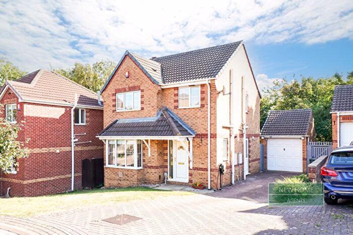 3 Bedroom Detached House For Sale In Roseate Green, Morley, Leeds, LS27