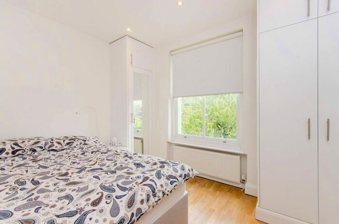 2 Bedroom Flat To Rent In Finborough Road, Earls Court, London, SW10