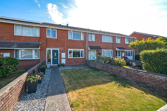 3 Bedroom Terraced House For Sale In Holly Close, Worle - Extended Home, BS22