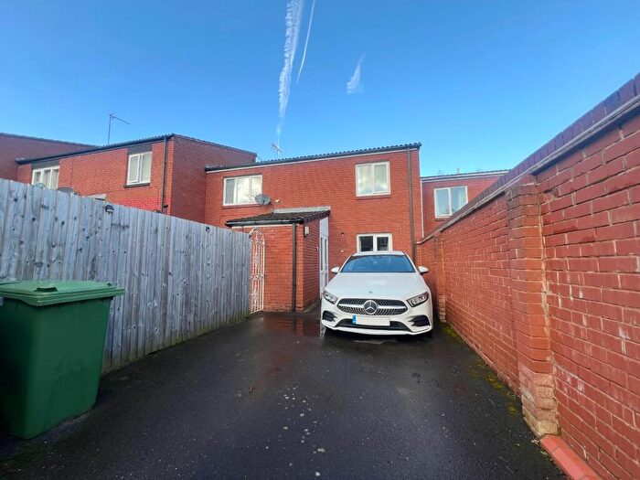 3 Bedroom House To Rent In Mickleton Close, Redditch, B98