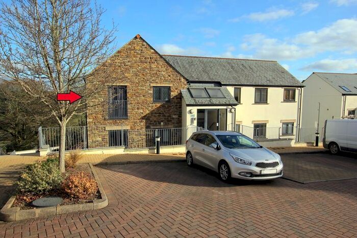 2 Bedroom Flat To Rent In Turstin House, Gilbury Hill, Lostwithiel, PL22