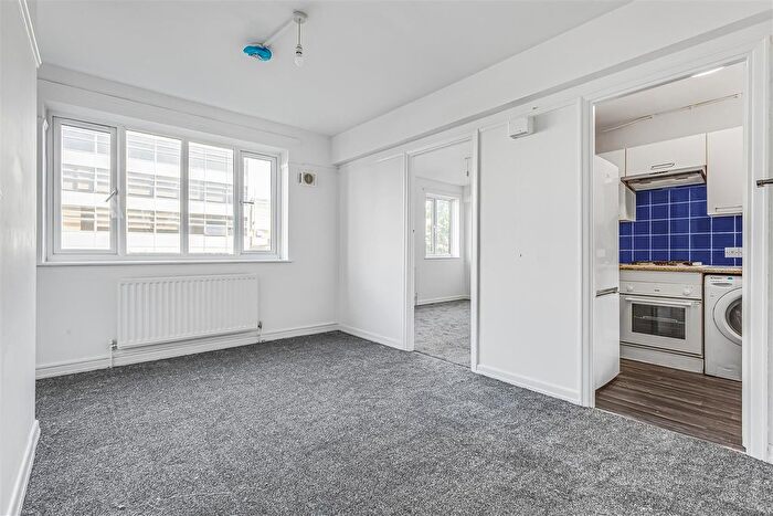 1 Bedroom Flat To Rent In Kimber Road, London, SW18