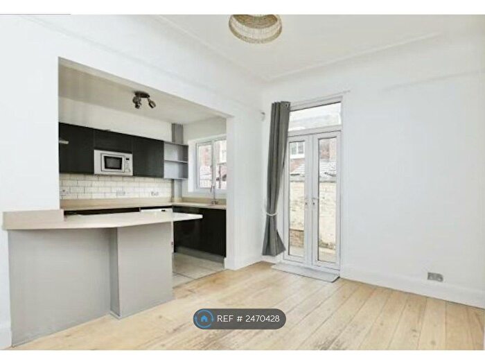 3 Bedroom Terraced House To Rent In Elmsdale Road, Liverpool, L18