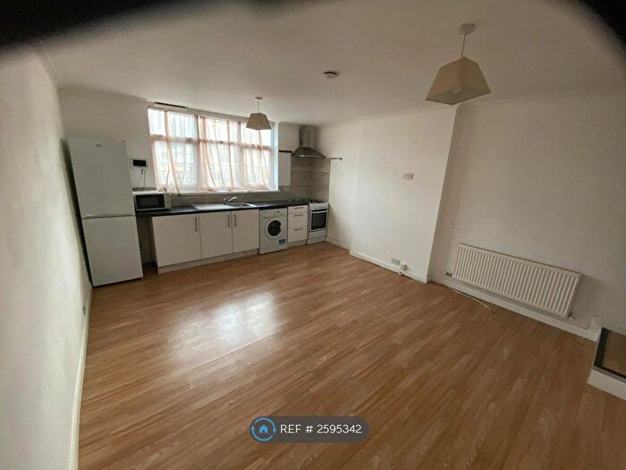 1 Bedroom Flat To Rent In Albert Street, Mansfield, NG18
