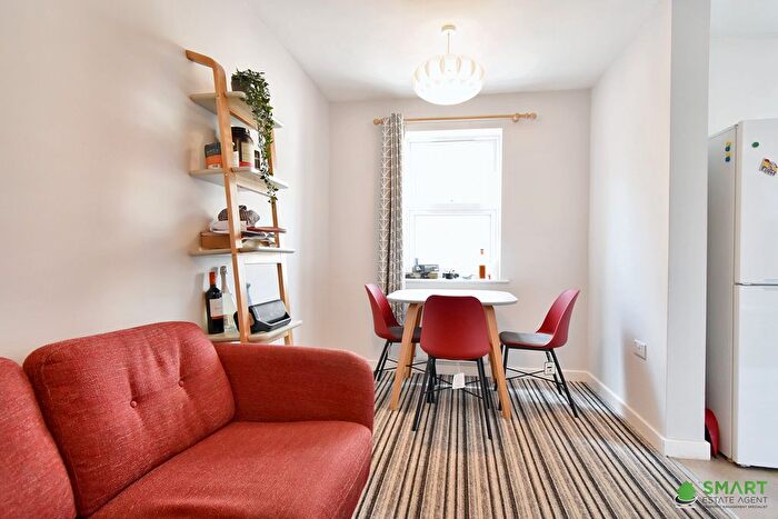 3 Bedroom Flat To Rent In Exon Mews, Mount Pleasant Road, EX4