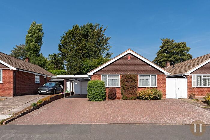 3 Bedroom Detached Bungalow For Sale In Hunstanton Avenue, Birmingham, B17