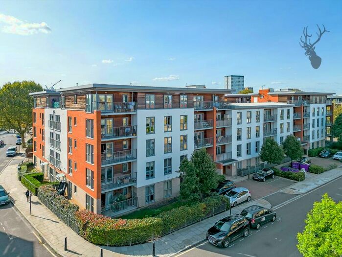 2 Bedroom Penthouse To Rent In Eastside Mews, Bow, E3