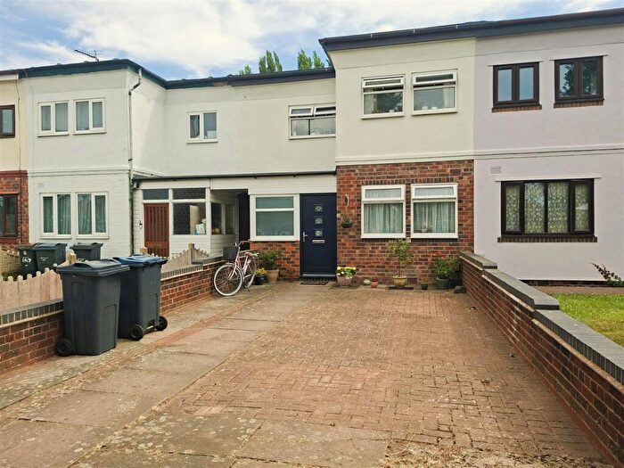 3 Bedroom Terraced House For Sale In Common Lane, Sheldon, Birmingham, B26