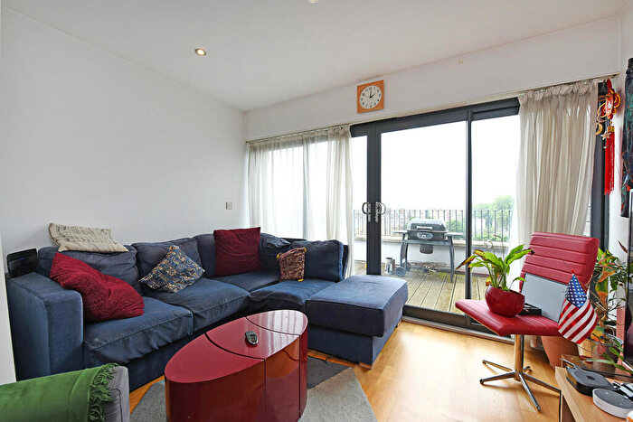 2 Bedroom Apartment To Rent In Morning Lane, E9