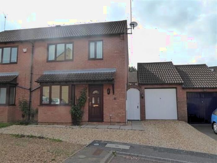 3 Bedroom Detached House To Rent In Greenglades, West Hunsbury, Northampton, NN4