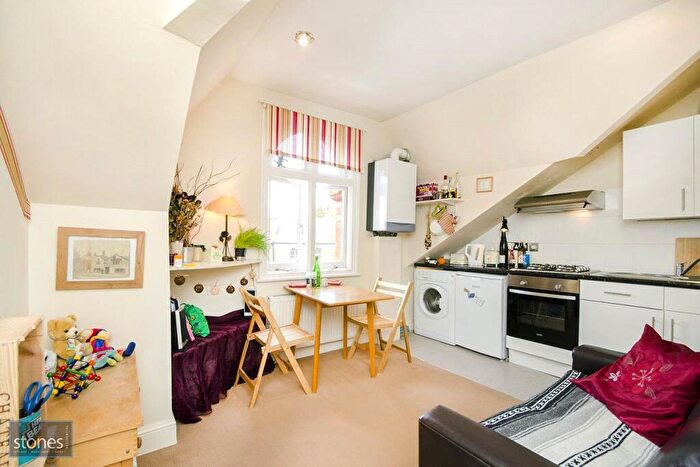 1 Bedroom Apartment To Rent In Canfield Gardens, South Hampstead, London, NW6