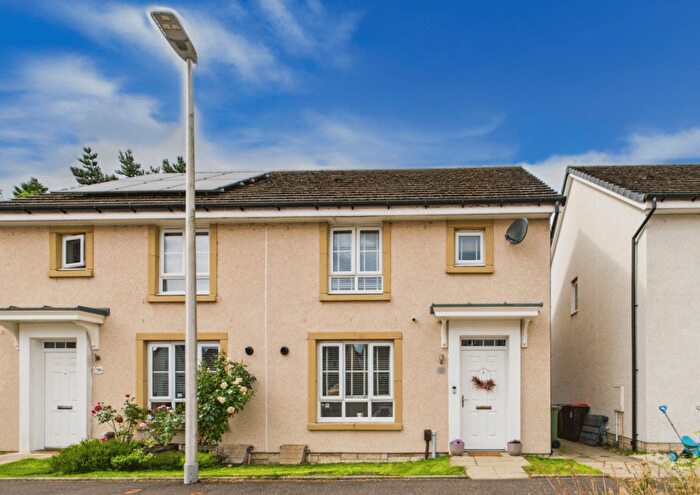 3 Bedroom Semi-Detached House For Sale In Howatston Court, Livingston, EH54