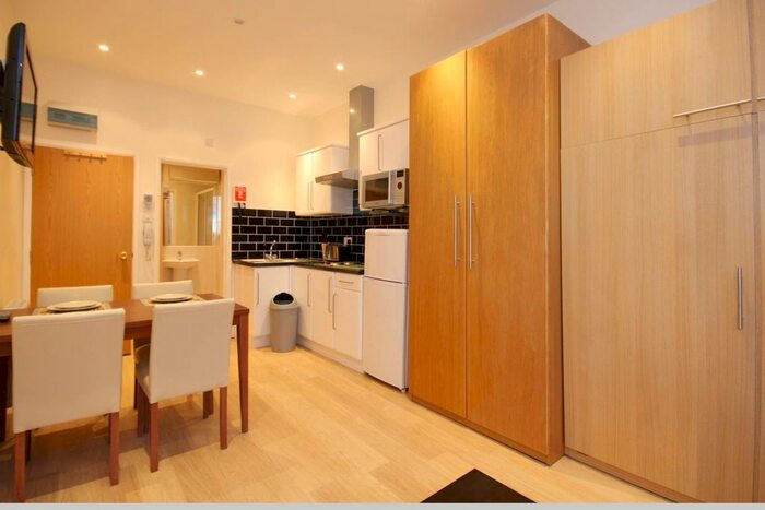 Studio To Rent In Arundel Gardens, Notting Hill, London, W11