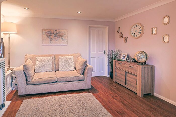 2 Bedroom Terraced House For Sale In Brokes Way, Tunbridge Wells, TN4