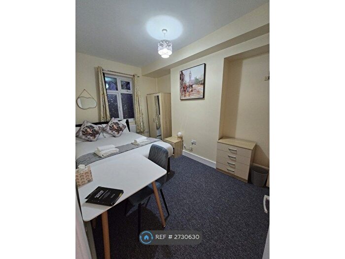 3 Bedroom Flat To Rent In Philip Lane, London, N15