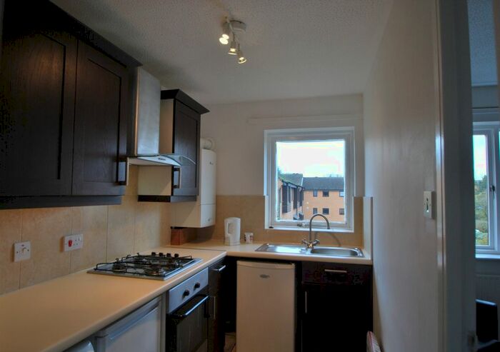 1 Bedroom Flat To Rent In Beardsley Way, London W3