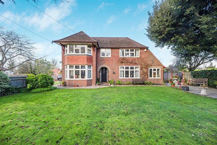 5 Bedroom Detached House For Sale In Avebury Square, Reading, RG1