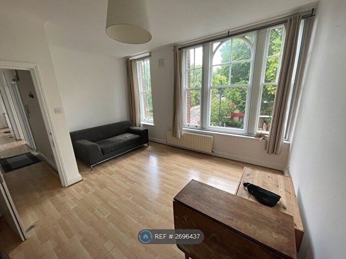 2 Bedroom Flat To Rent In The Vale, London, W3
