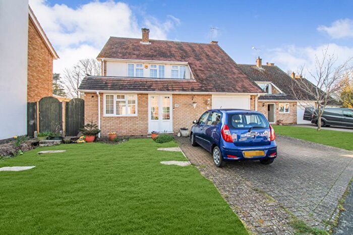 4 Bedroom Detached House For Sale In The Woodlands, Broom, SG18