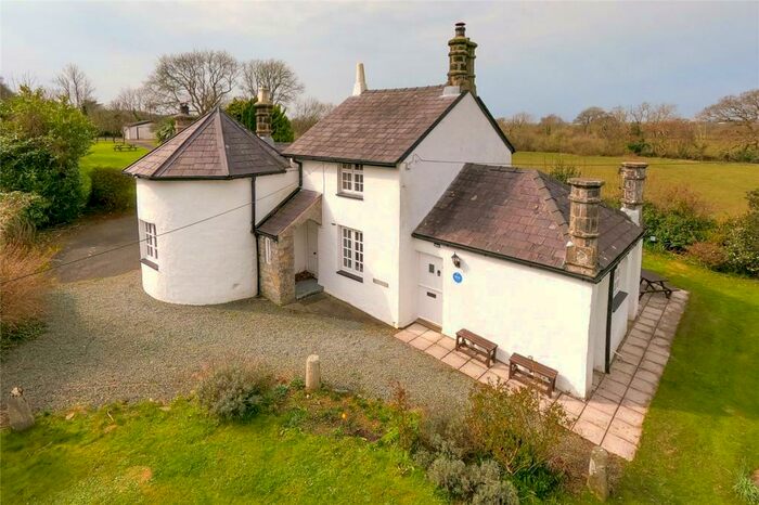 3 Bedroom Detached House For Sale In Ffordd Brynsiencyn, Llanfairpwll, Sir Ynys Mon, LL61