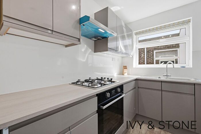 1 Bedroom Flat For Sale In Sinclair Court, Copers Cope Road, Beckenham, Kent, BR3