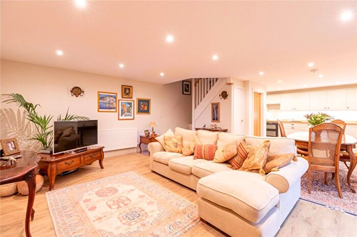 2 Bedroom Cottage For Sale In Church Street, Great Bedwyn, Marlborough, Wiltshire, SN8