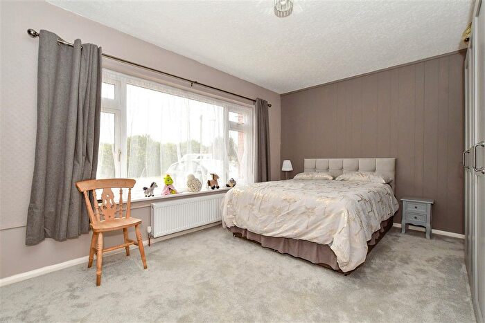 3 Bedroom Detached House For Sale In Harold Gardens, Wickford, Essex, SS11