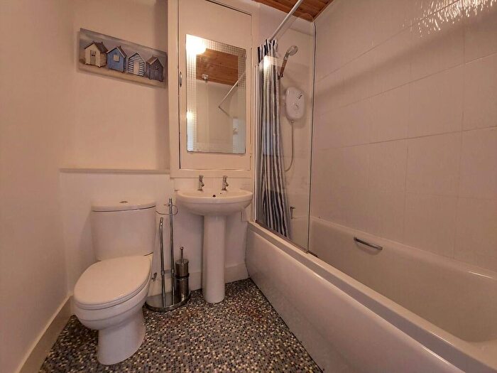 1 Bedroom Flat To Rent In Victoria Road, Torry, Aberdeen, AB11