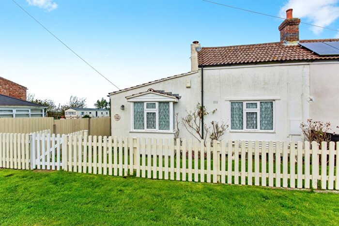 2 Bedroom Cottage For Sale In Drainside, New Leake, Boston, PE22
