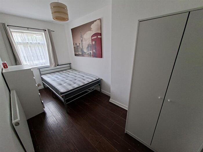 2 Bedroom Flat To Rent In Mackintosh Place, Cardiff, CF24