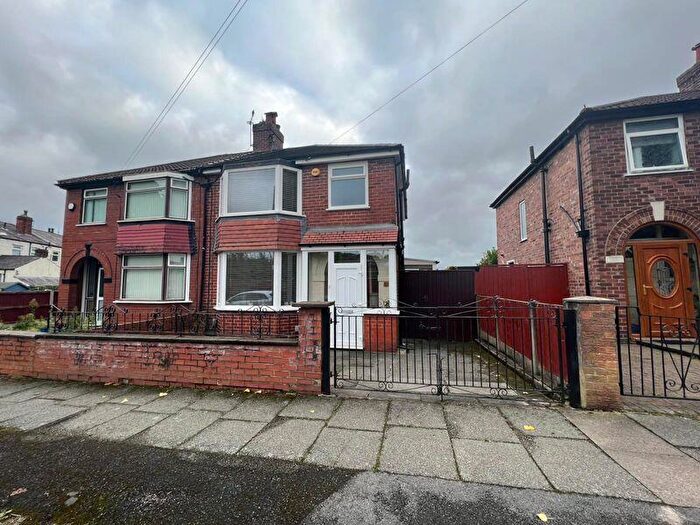 3 Bedroom Semi-Detached House To Rent In Stanwell Road, Manchester, M27